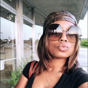 Meet your Posher, Africa